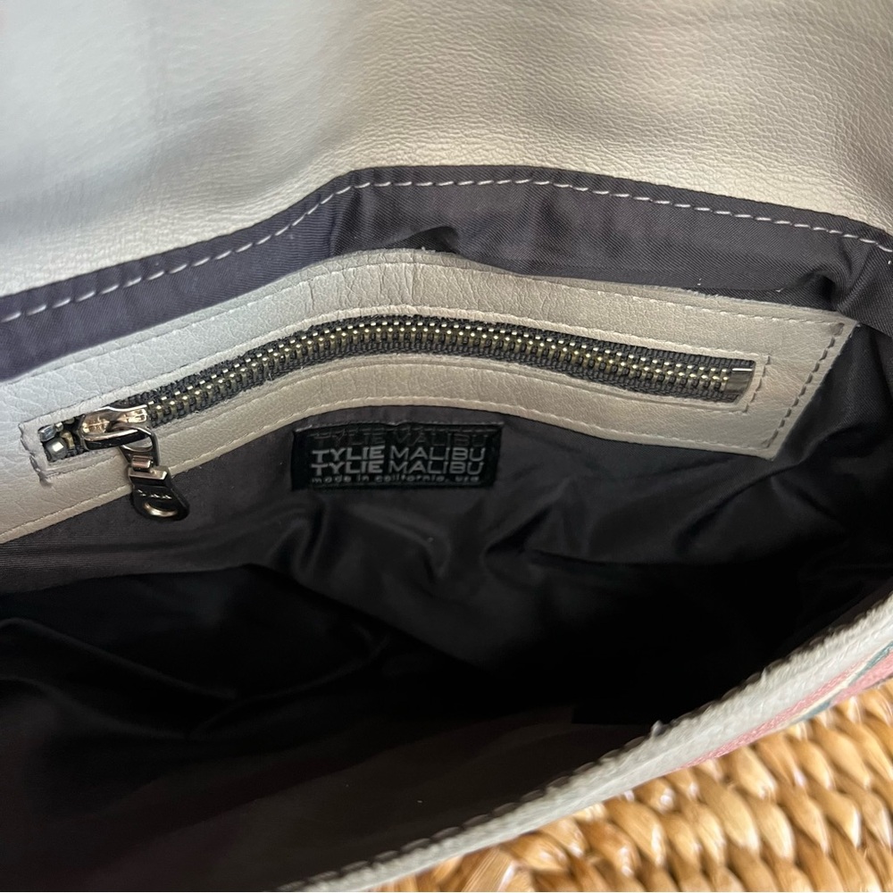 Tylie Malibu Clutch - Picture 10 of 15
